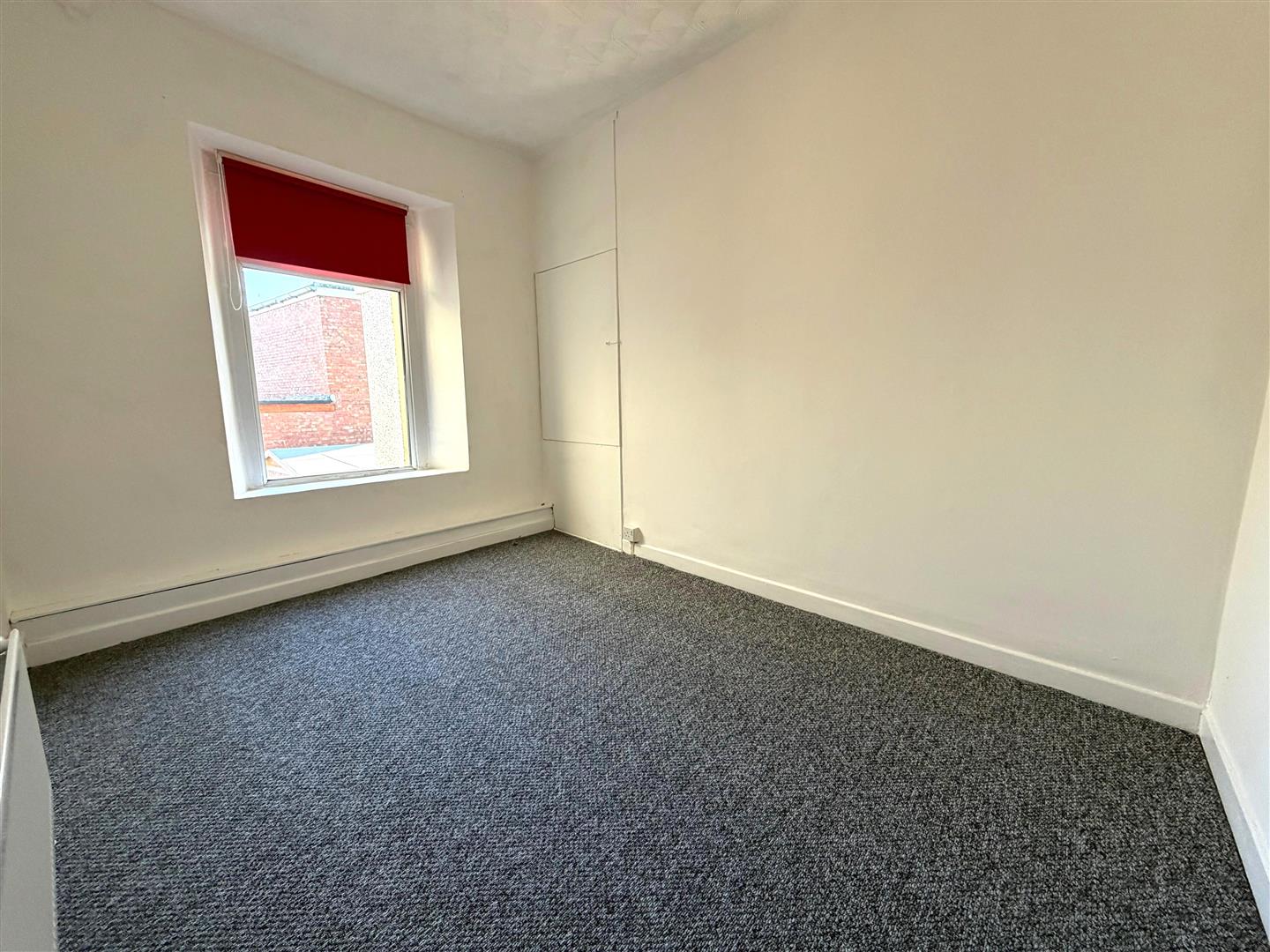 Spring Terrace, Sandfields, Swansea, SA1 3TD